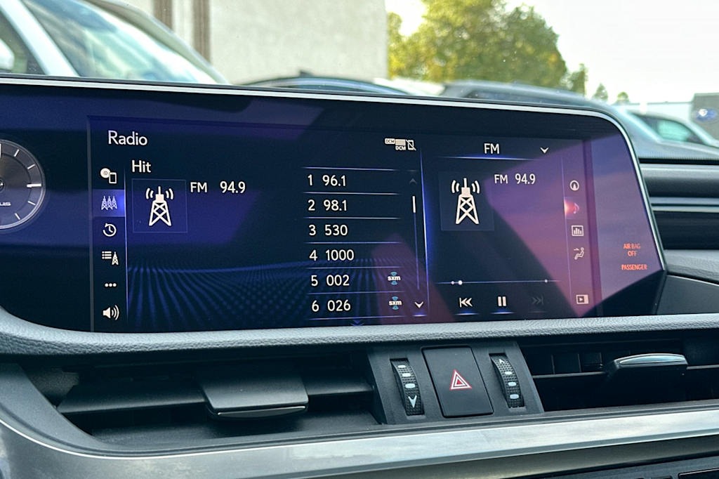 Thumbnail: 2020 Lexus ES - 14