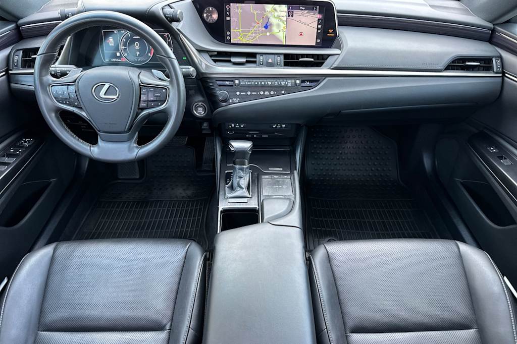 Thumbnail: 2020 Lexus ES - 2