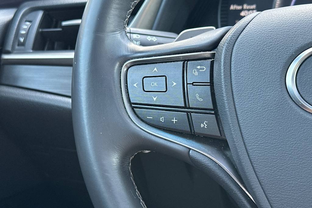 Thumbnail: 2020 Lexus ES - 30