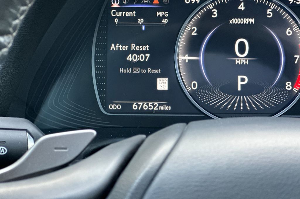 Thumbnail: 2020 Lexus ES - 32