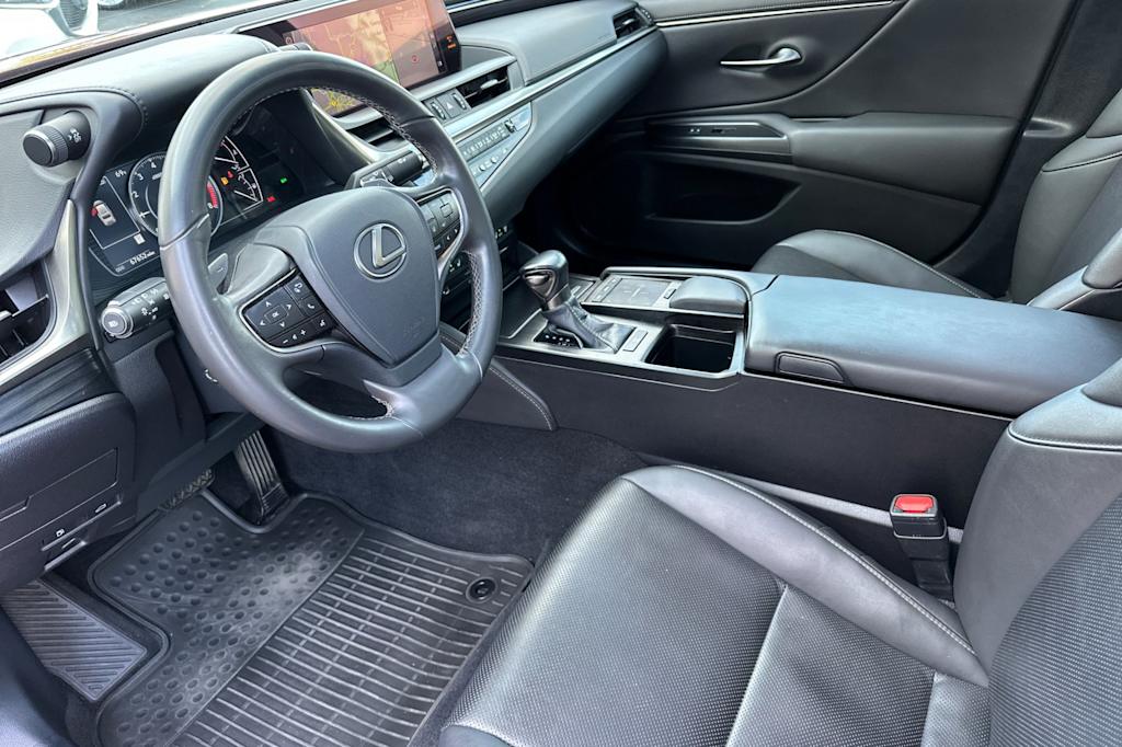 Thumbnail: 2020 Lexus ES - 9