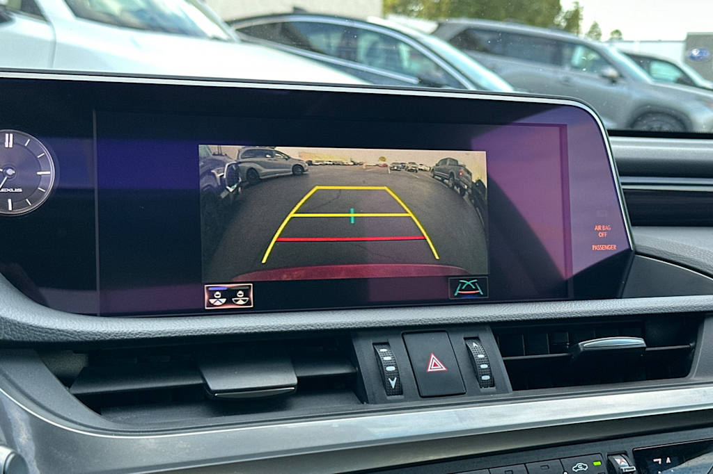 Thumbnail: 2020 Lexus ES - 26