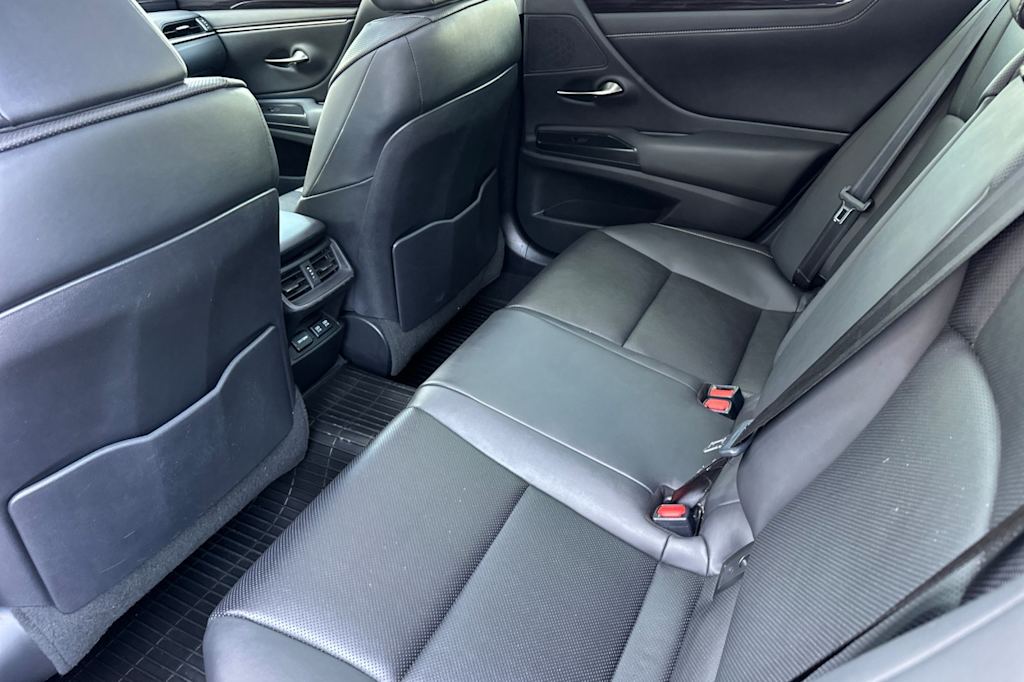 Thumbnail: 2020 Lexus ES - 11