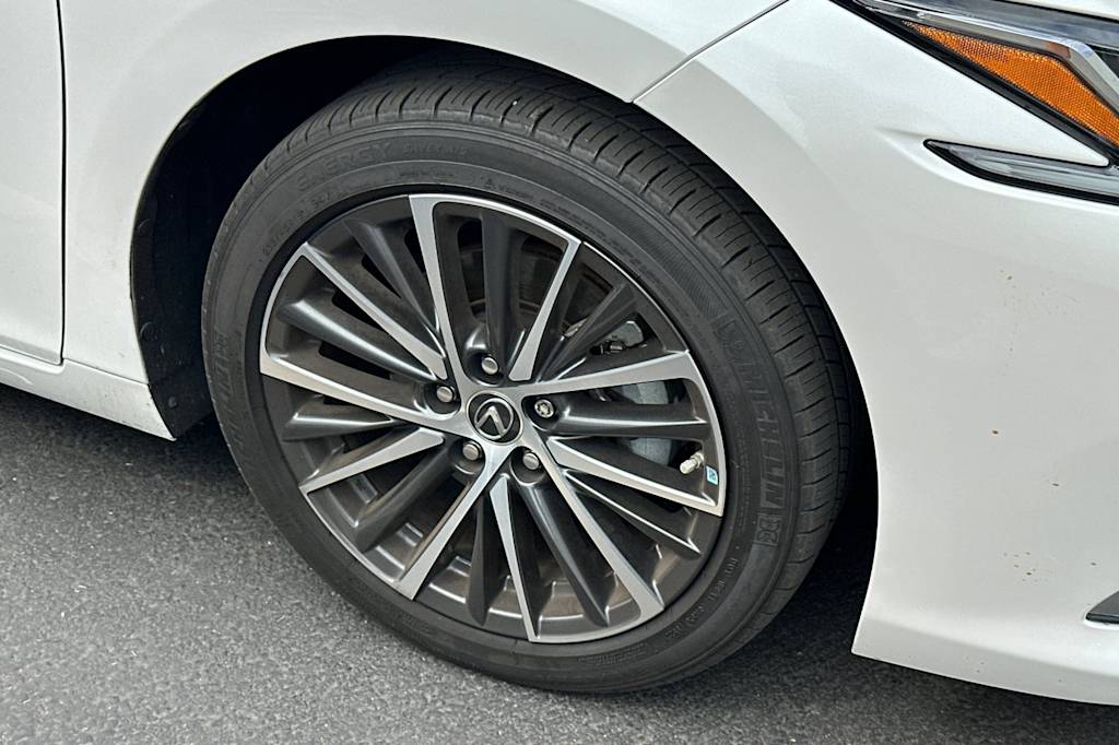 Thumbnail: 2023 Lexus ES - 6