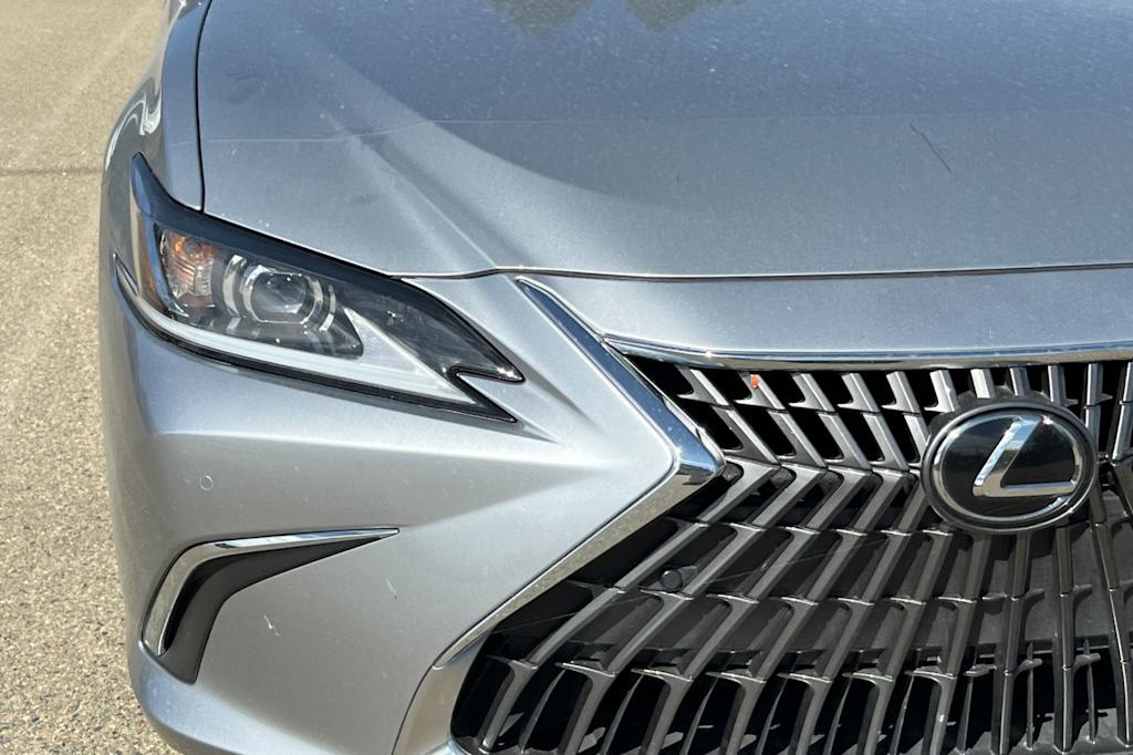 Thumbnail: 2023 Lexus ES - 11