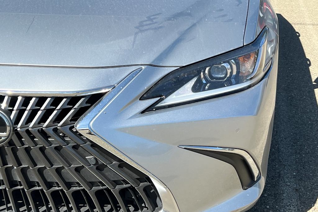 Thumbnail: 2023 Lexus ES - 13
