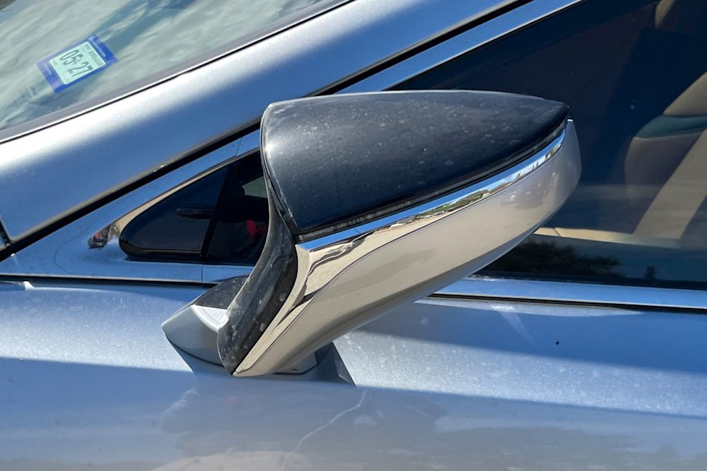 Thumbnail: 2023 Lexus ES - 21