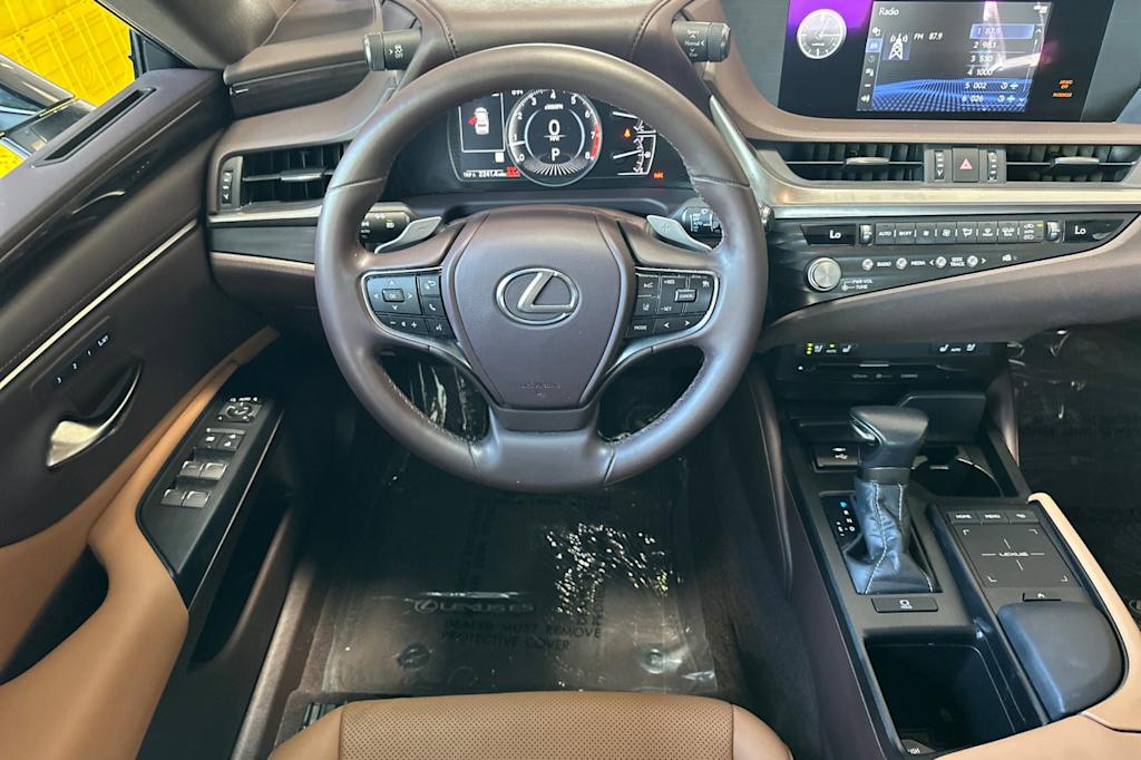 Thumbnail: 2021 Lexus ES - 11