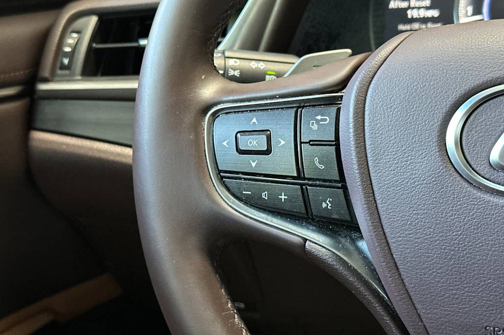 Thumbnail: 2021 Lexus ES - 29