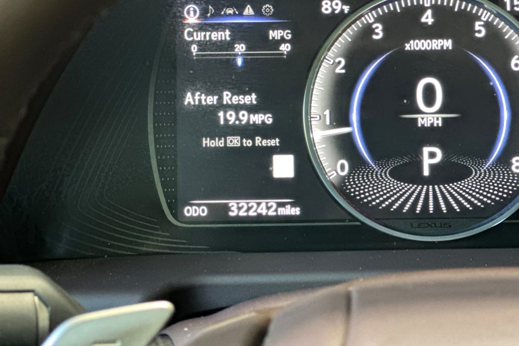 Thumbnail: 2021 Lexus ES - 31