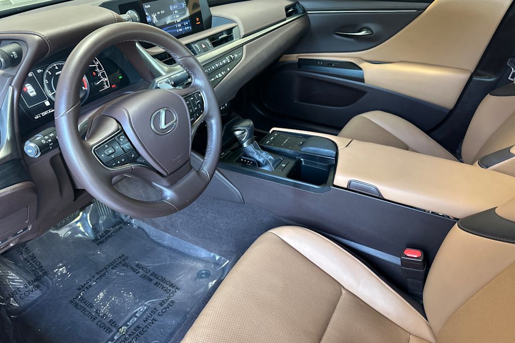 Thumbnail: 2021 Lexus ES - 9