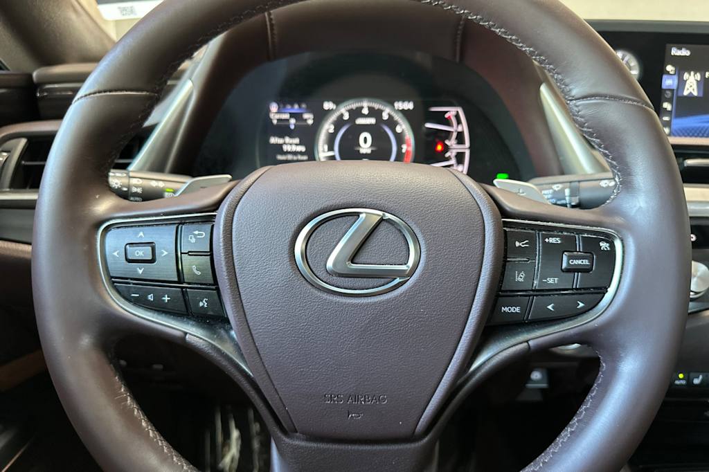 Thumbnail: 2021 Lexus ES - 28
