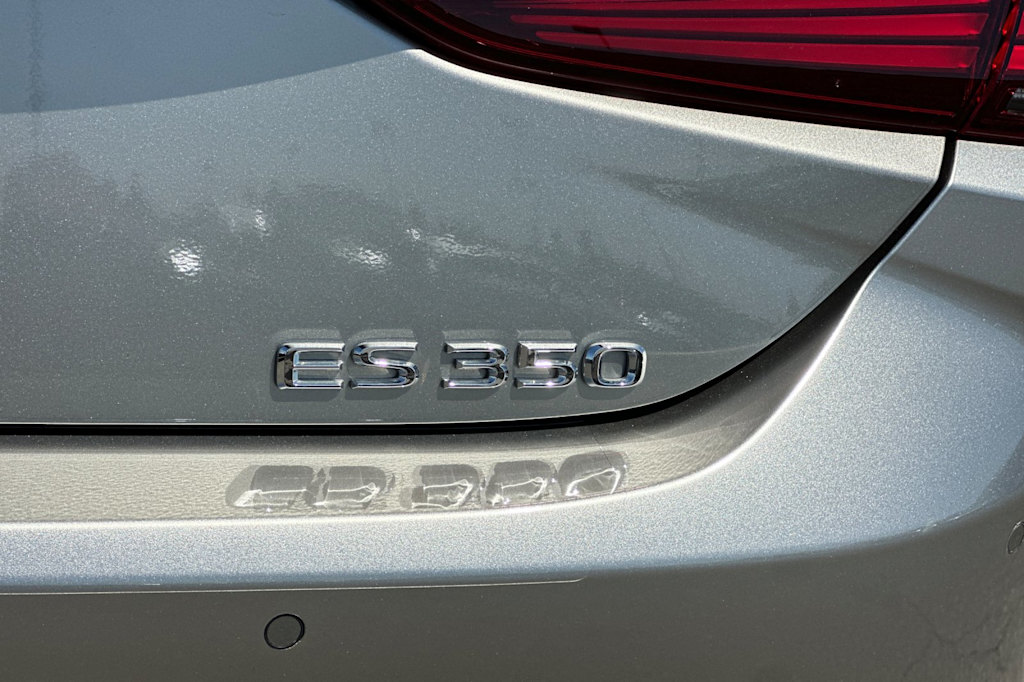 Thumbnail: 2021 Lexus ES - 7