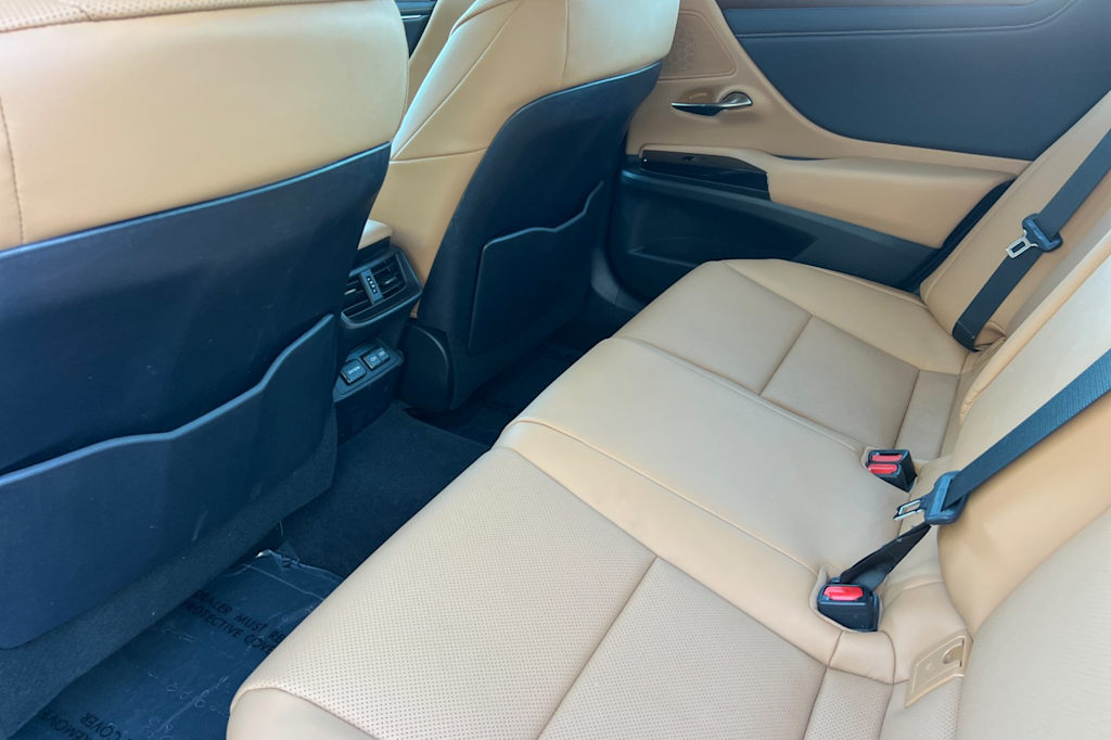 Thumbnail: 2024 Lexus ES - 9