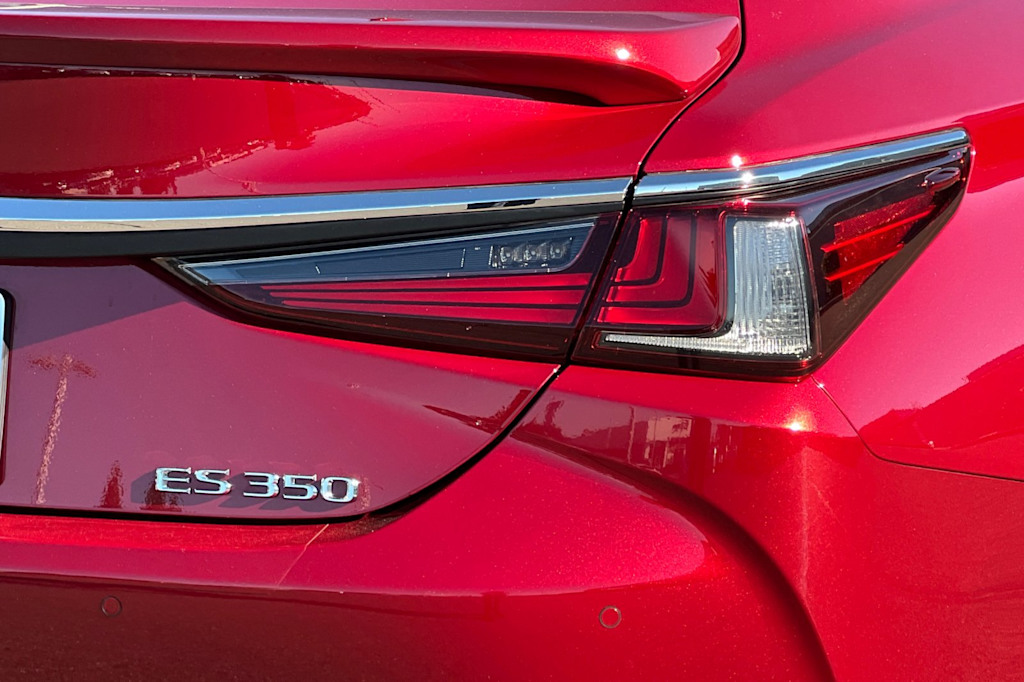Thumbnail: 2024 Lexus ES - 32