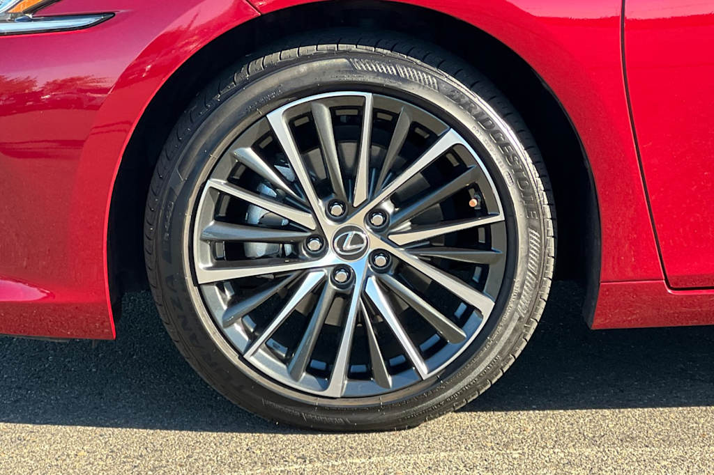 Thumbnail: 2024 Lexus ES - 7