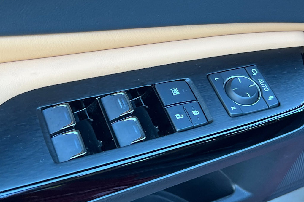 Thumbnail: 2024 Lexus ES - 20