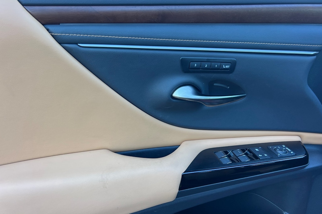 Thumbnail: 2024 Lexus ES - 19