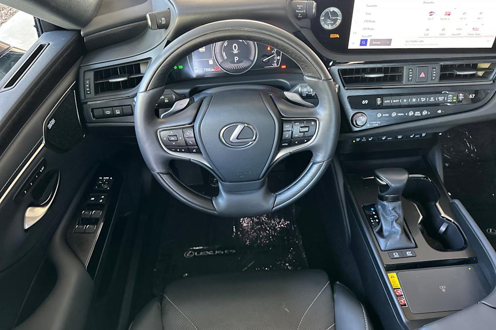 Thumbnail: 2024 Lexus ES - 11