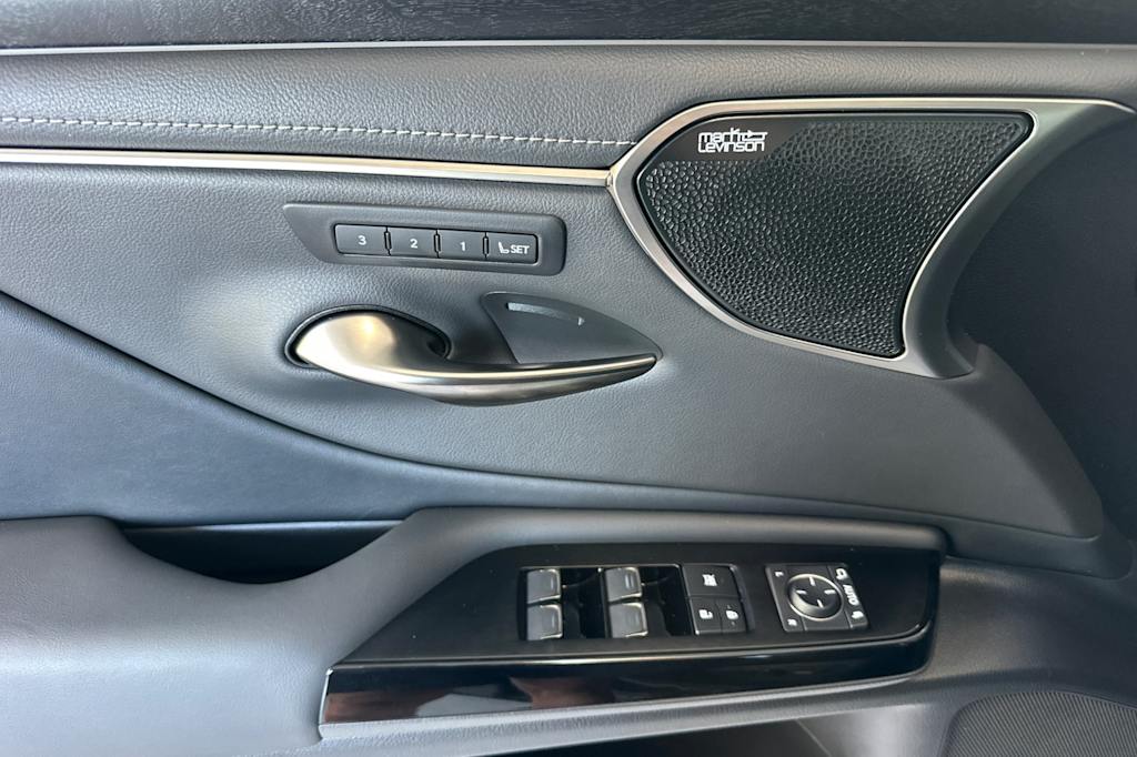 Thumbnail: 2024 Lexus ES - 20