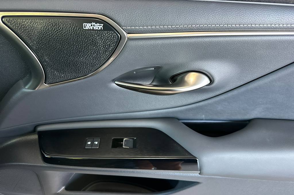 Thumbnail: 2024 Lexus ES - 24