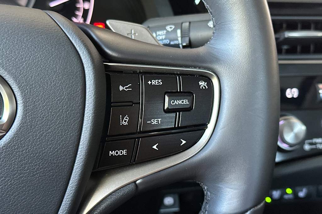 Thumbnail: 2024 Lexus ES - 30