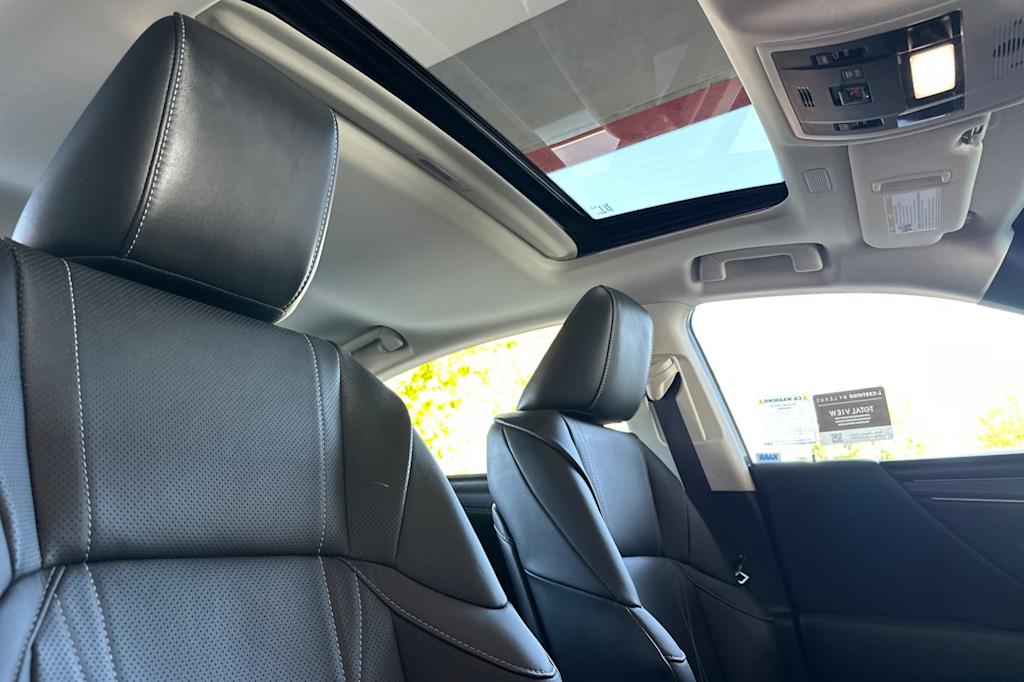 Thumbnail: 2024 Lexus ES - 23