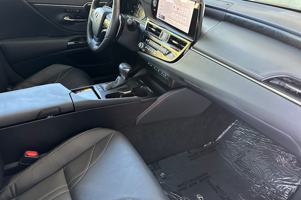 Thumbnail: 2024 Lexus ES - 12