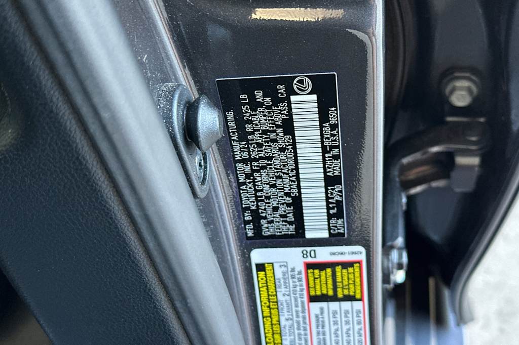 Thumbnail: 2024 Lexus ES - 16