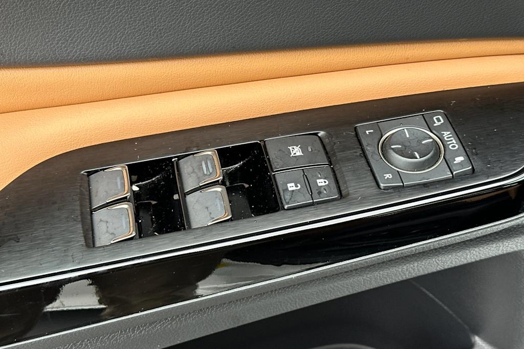 Thumbnail: 2023 Lexus ES - 21