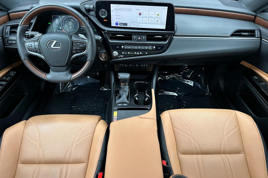 Thumbnail: 2023 Lexus ES - 2