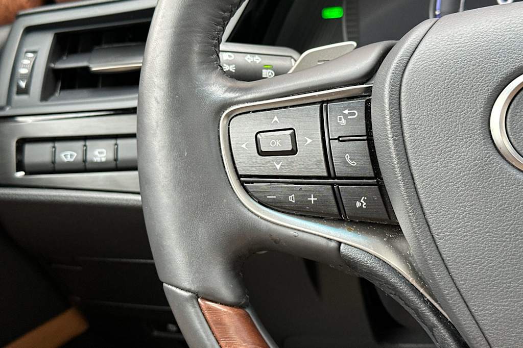 Thumbnail: 2023 Lexus ES - 29