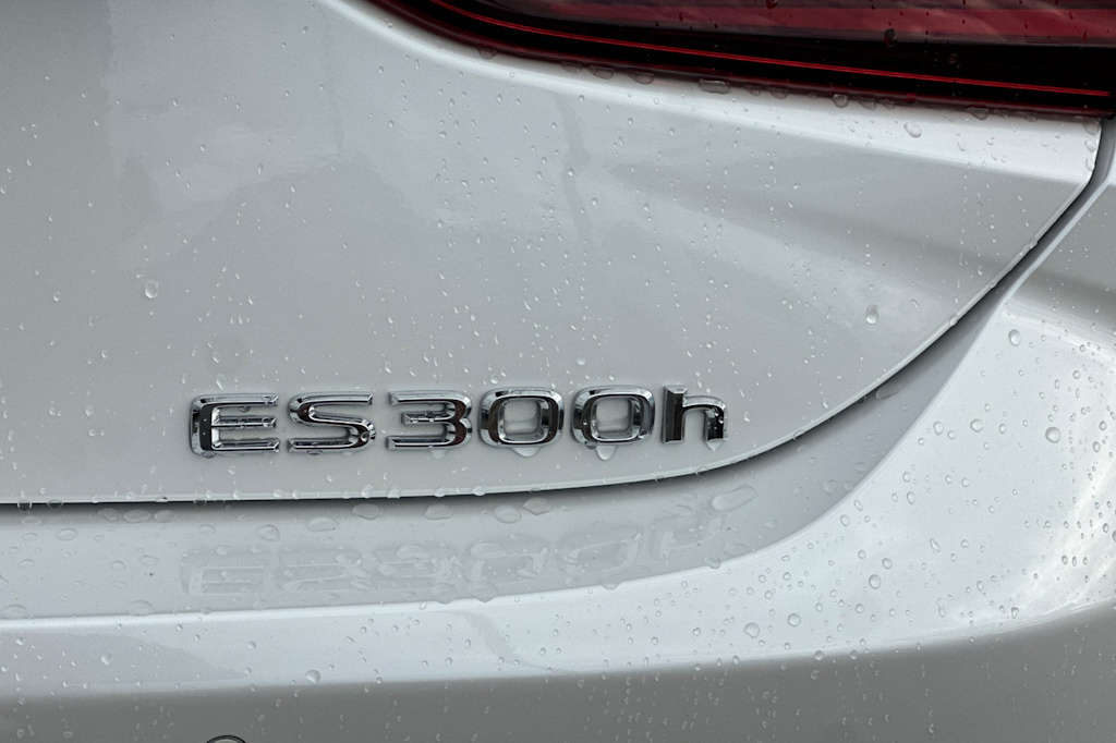 Thumbnail: 2023 Lexus ES - 7