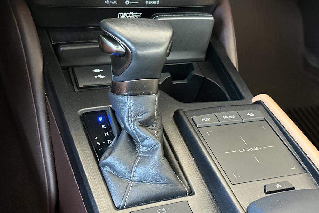 Thumbnail: 2021 Lexus ES - 14