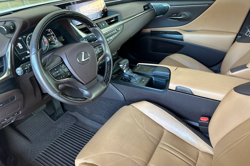 Thumbnail: 2021 Lexus ES - 9