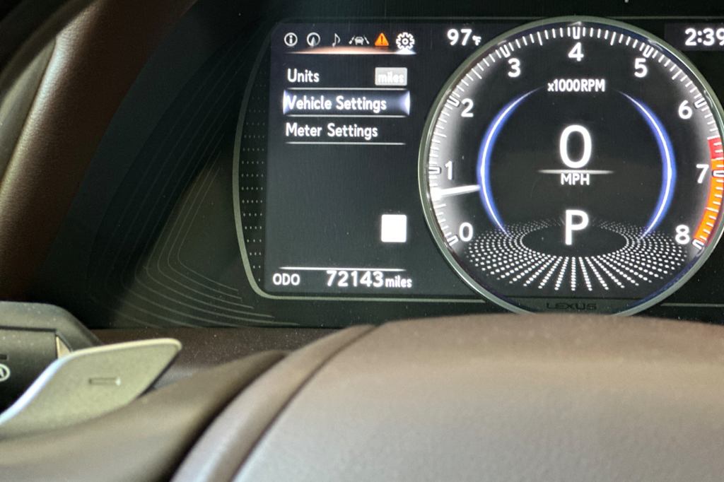Thumbnail: 2021 Lexus ES - 32