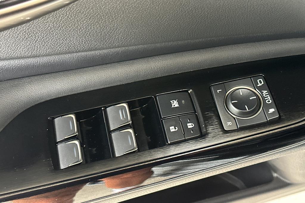 Thumbnail: 2023 Lexus ES - 22