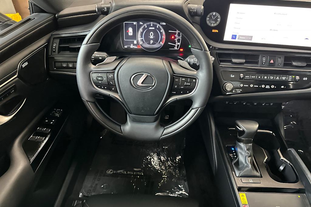 Thumbnail: 2023 Lexus ES - 12