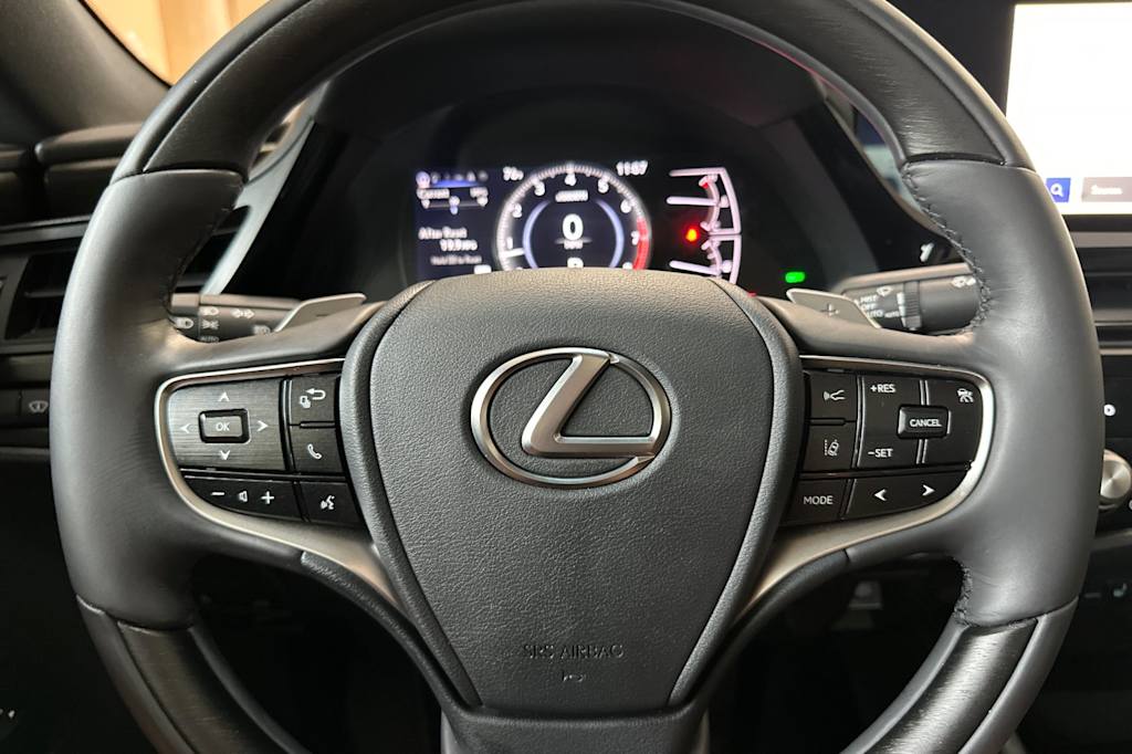 Thumbnail: 2023 Lexus ES - 28