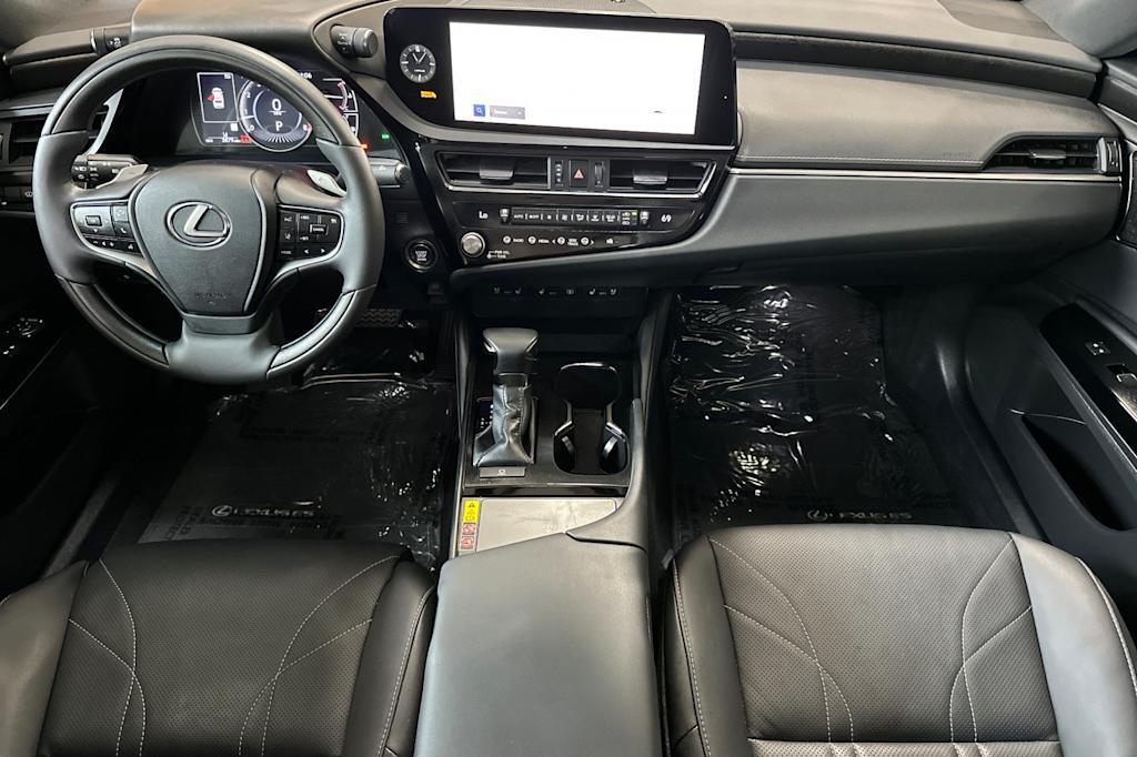 Thumbnail: 2023 Lexus ES - 2