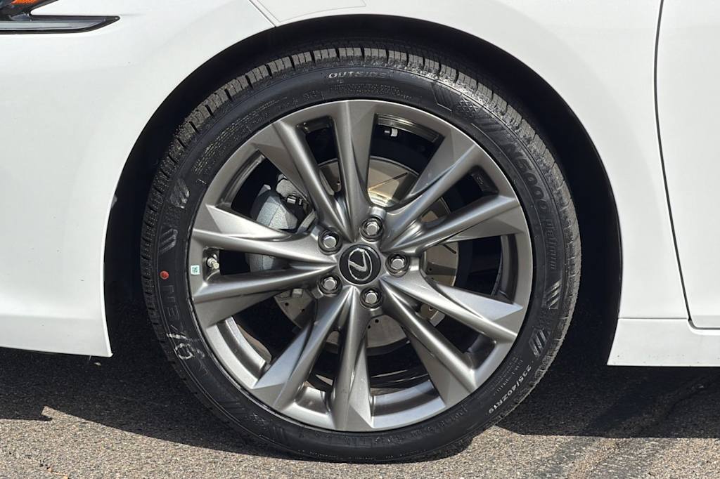 Thumbnail: 2020 Lexus ES - 8