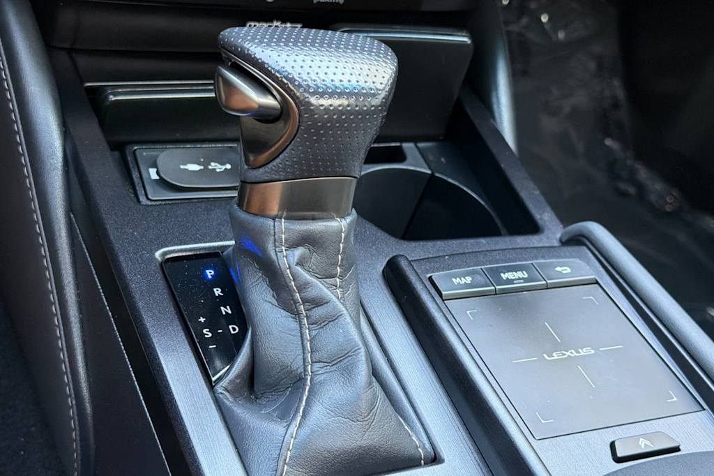 Thumbnail: 2020 Lexus ES - 14