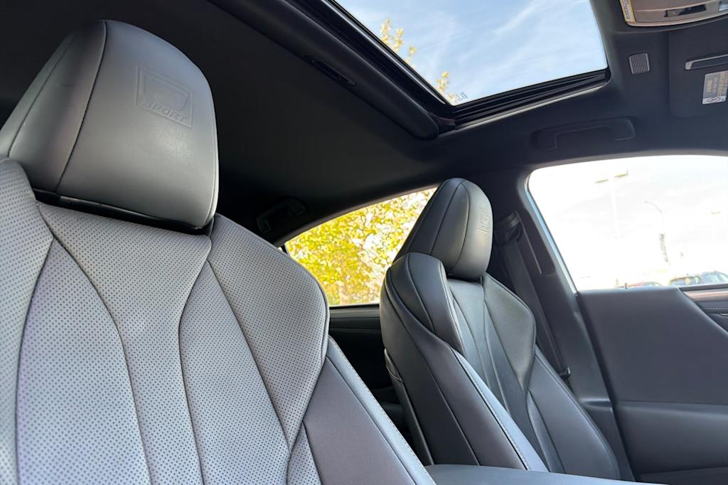 Thumbnail: 2020 Lexus ES - 23