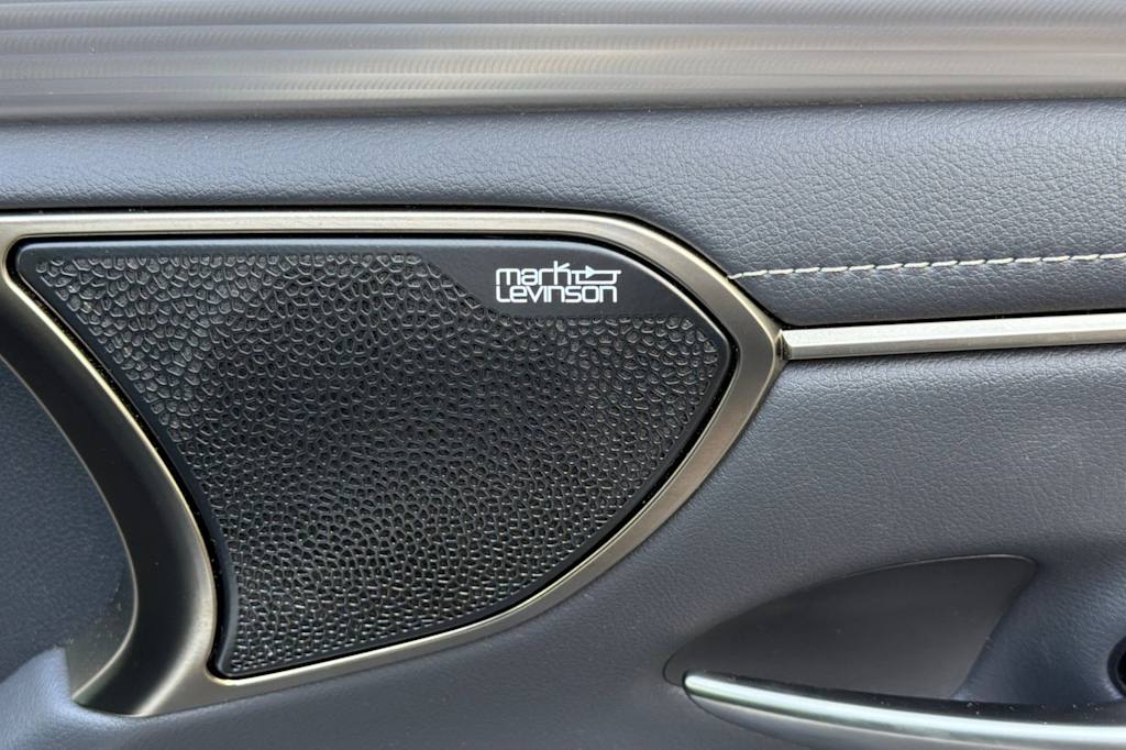 Thumbnail: 2020 Lexus ES - 7