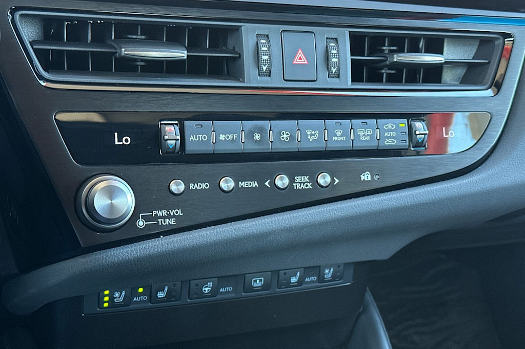 Thumbnail: 2023 Lexus ES - 26