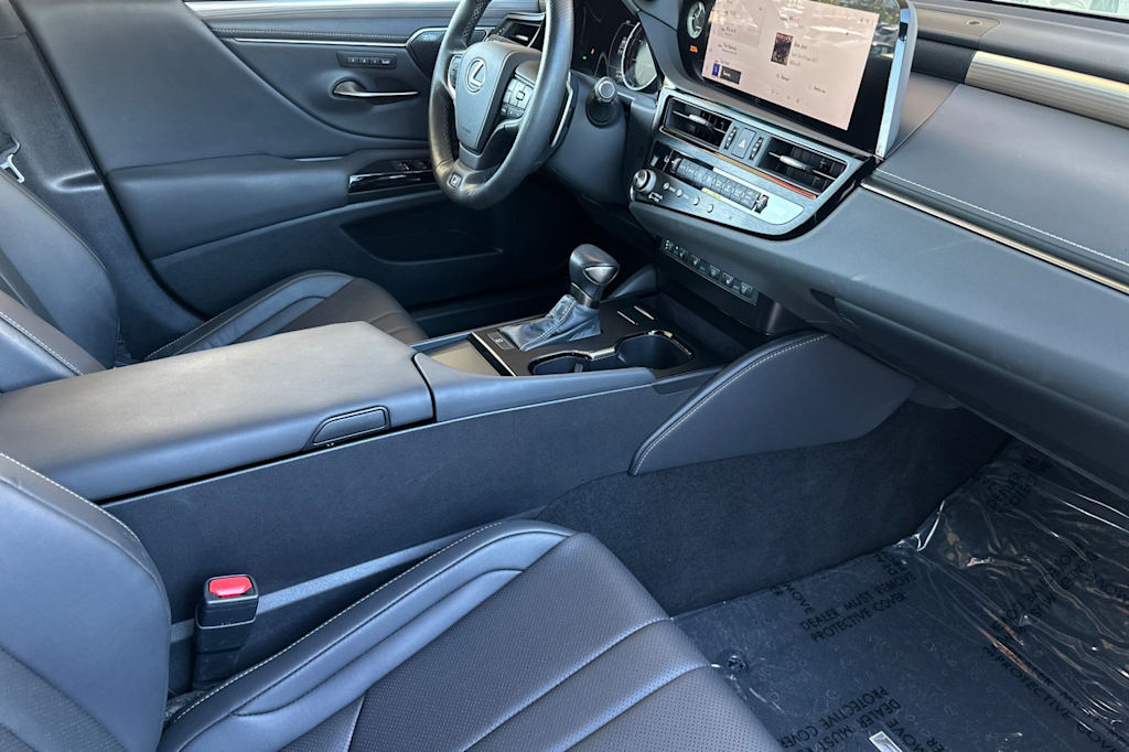 Thumbnail: 2023 Lexus ES - 12