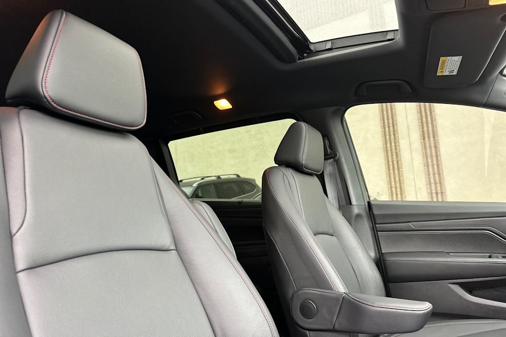 Thumbnail: 2025 Honda Odyssey - 11