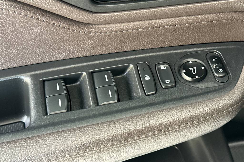 Thumbnail: 2019 Honda Odyssey - 21