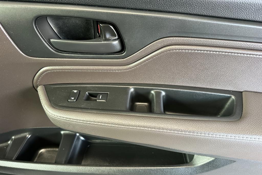 Thumbnail: 2019 Honda Odyssey - 23