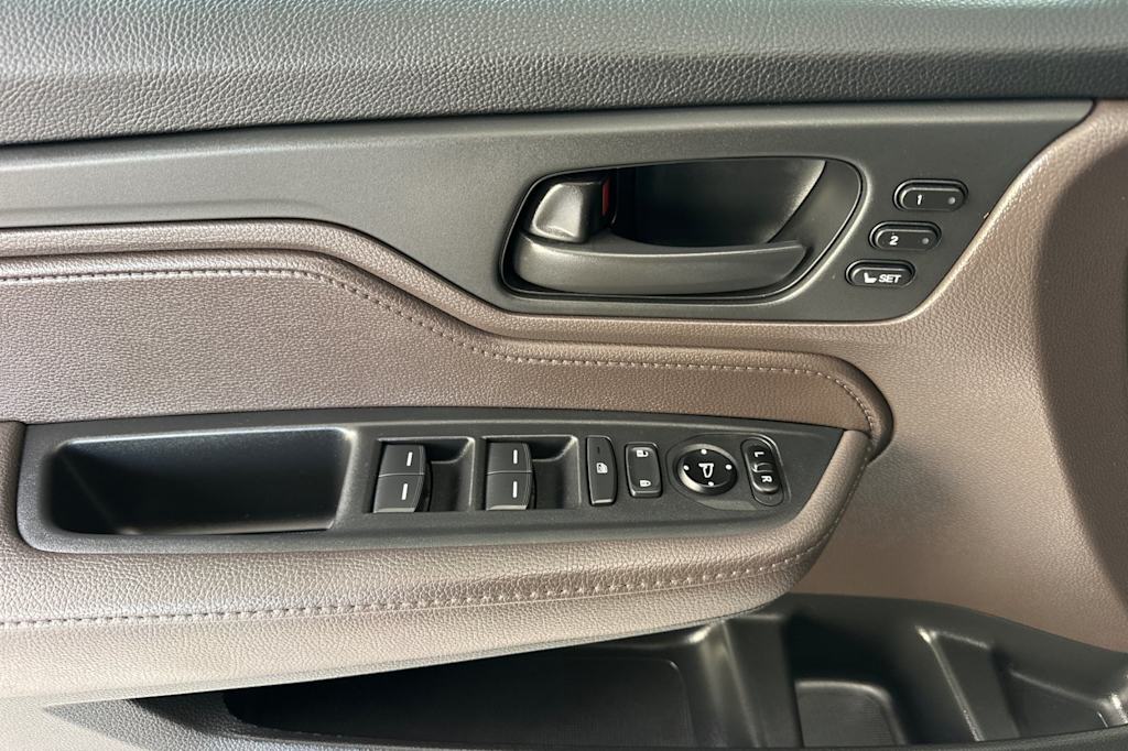 Thumbnail: 2019 Honda Odyssey - 20